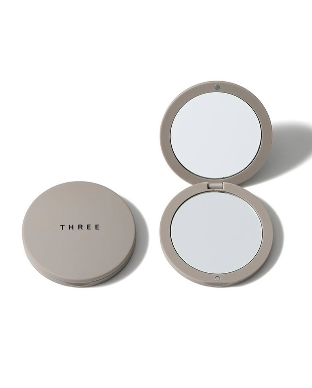 🎁 THREE Compact Mirror (100% off)